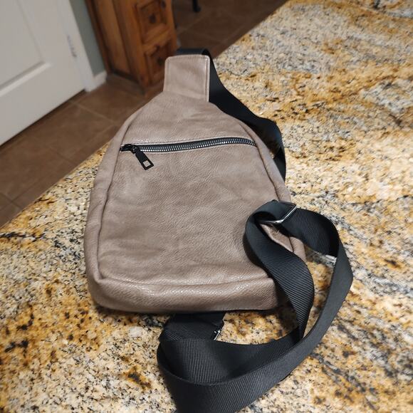 Brown Sling Bag with Zipper Pockets - Stylish and Functional - Picture 12 of 14